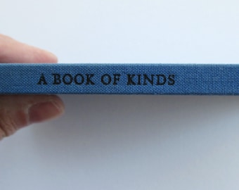 Rare Poetry Book de Stone Wall Press - Édition limitée. « A Book of Kinds » de Margaret Tongue. Illustrations minimalistes par Constance Merker