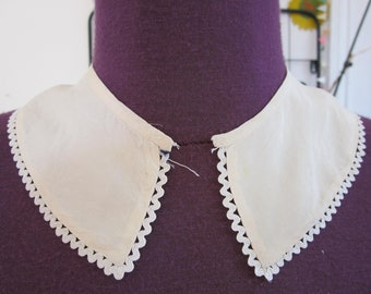 Beautiful Peter Pan collar begining 20th century silk and silk picot