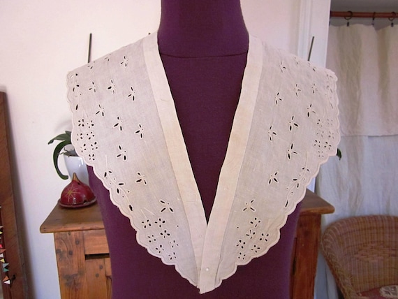 Large collar late 18th century women blouse - image 1