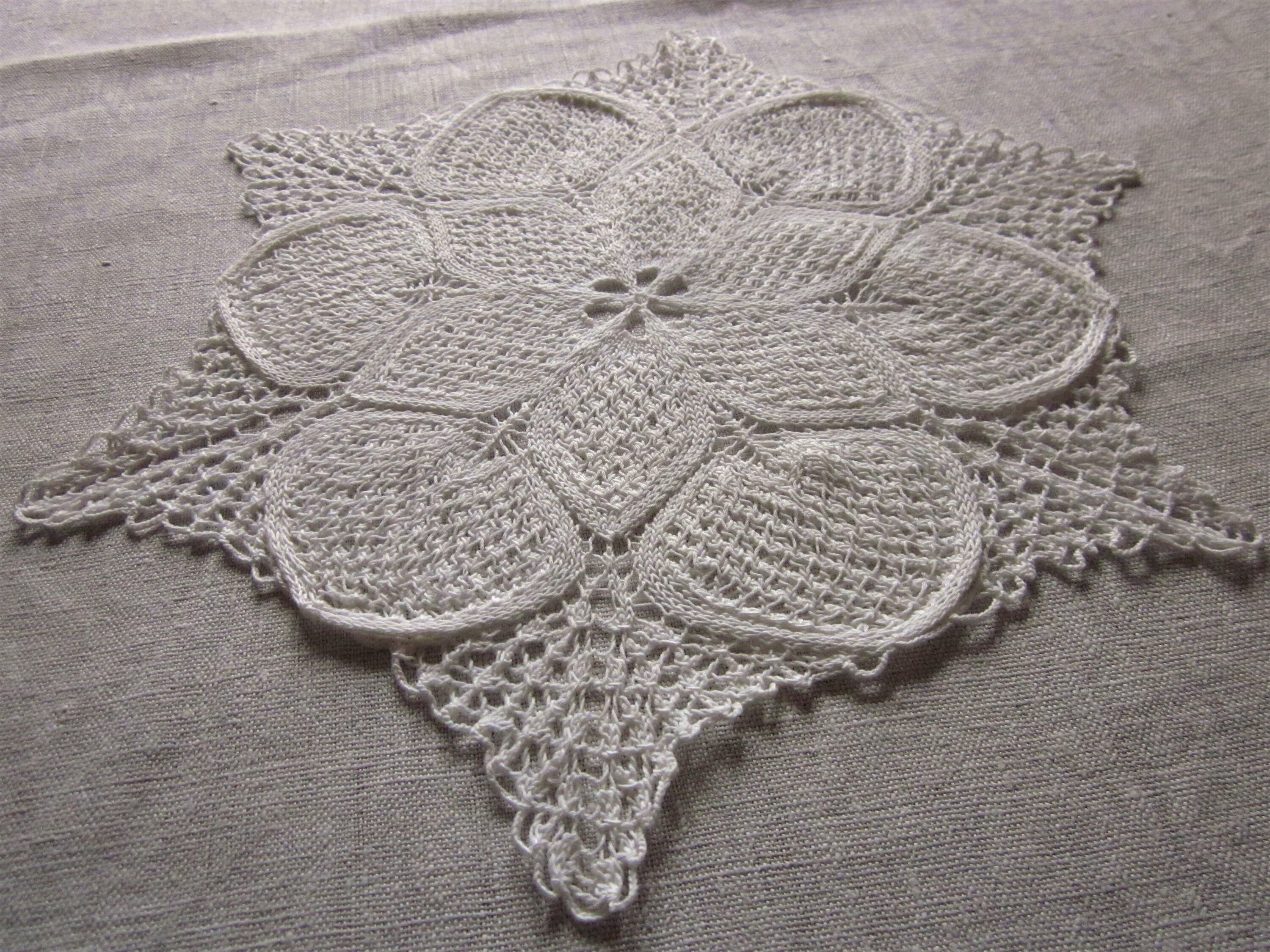 Napperon Blanc en Coton Fin Dentelle Au Tricot