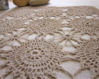 Napperon ou dessus de coussin au crochet