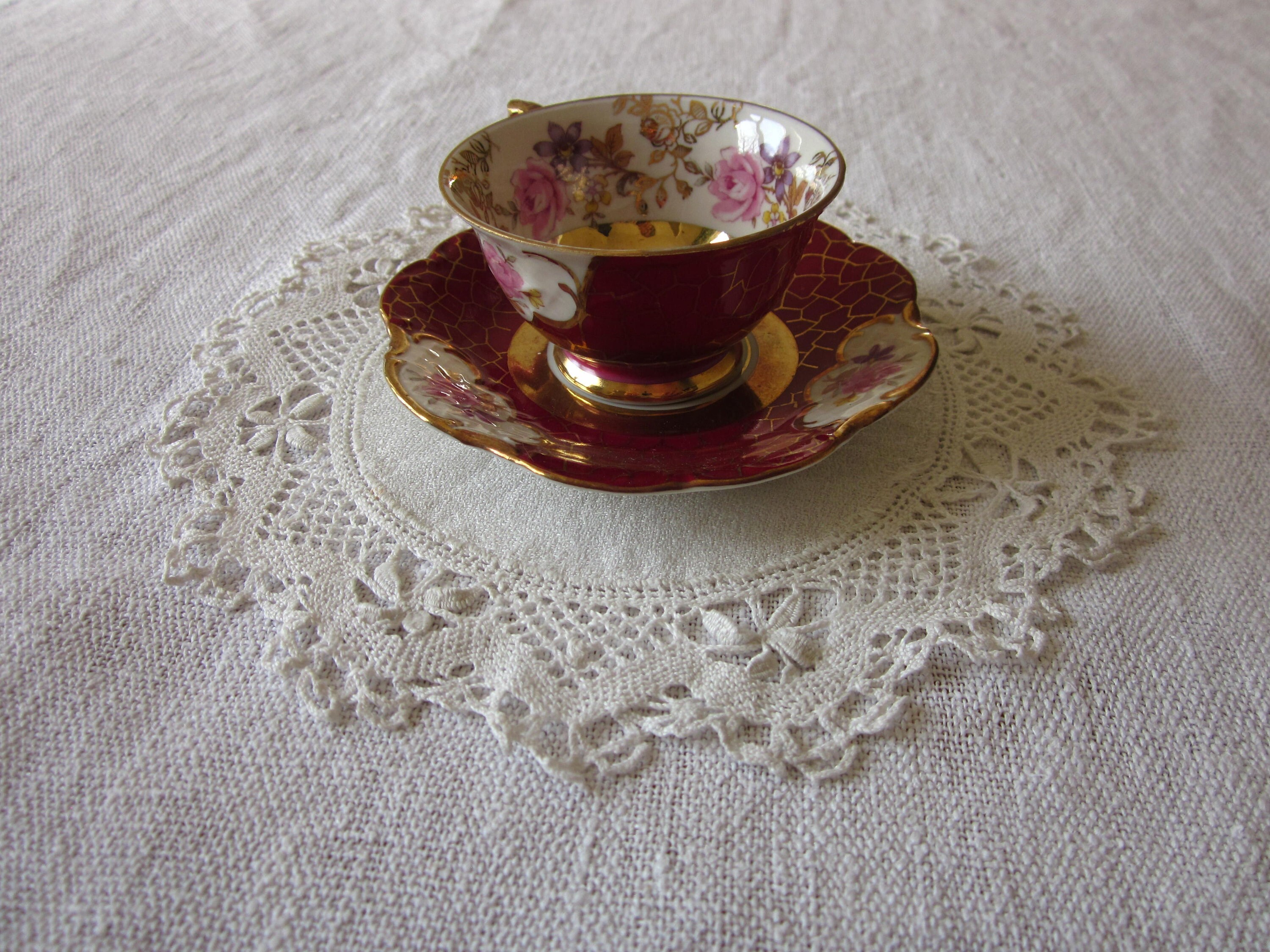 Joli Napperon Victorien/Édouardien en Crêpe et Dentelle Au Fuseau Fait Main