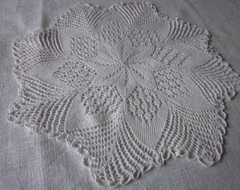 Napperon blanc en coton fin en dentelle au tricot
