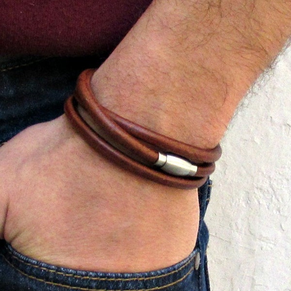 Mens Leather Wrap Bracelet Manchette, Argent Stainless Steel Mens cord Bracelet Boyfriend Gift, Cadeau mari, Personnalisé à votre poignet