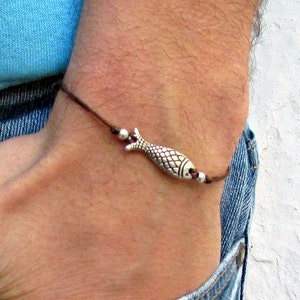 Visarmband, herenarmband, zilveren visbedel, koordarmband voor mannen, cadeau voor hem, vissersarmband, herensieraden, verstelbaar