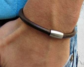 MENS LEATHER BRACELETS
