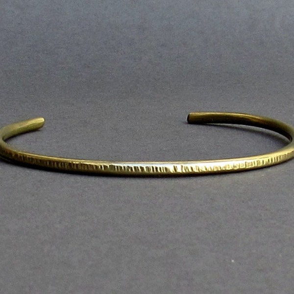 Mannen Thin Hammered Bronzen Manchet Armband Unisex Bracelet Boyfriend Gift Breedte 3mm Cadeau voor hem aangepast op je pols