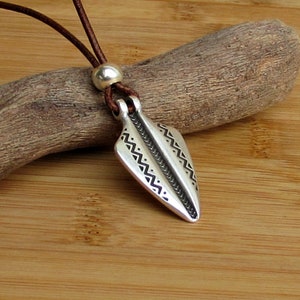 Men&#39;s Arrowhead Necklace: Zinc Alloy Pendant, Adjustable Leather Cord