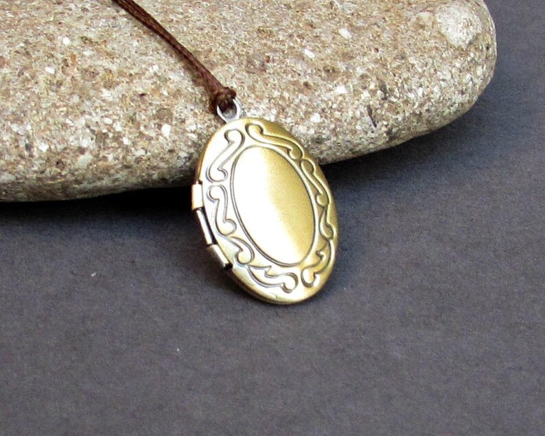 Bronze Mens Simple Locket Necklace Antique Long Necklace Keepsake Necklace Tiny Oval Locket Necklace Pendant