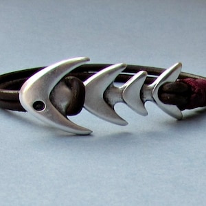 Visgraat herenarmband, vis heren leren armband manchet, aangepast aan je pols