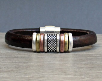 Bracciale in pelle da uomo: chiusura magnetica placcata in argento, misura del polso personalizzata