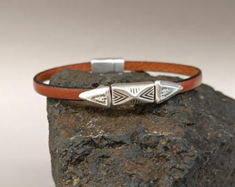Geometric Leather Bracelet: Unisex Beaded Design, Customized