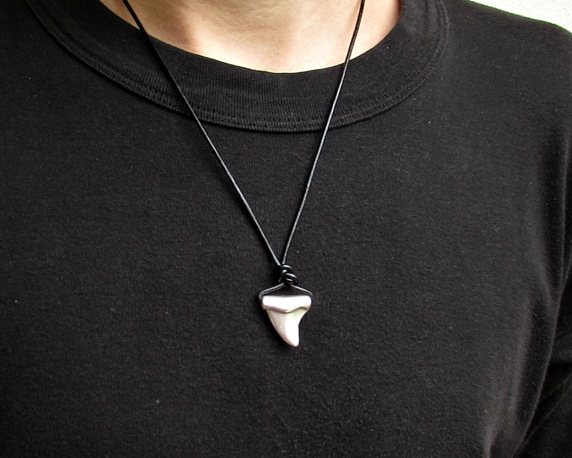 Shark Tooth Pendant Necklace: Unisex Zinc Alloy on Adjustable Leather Cord