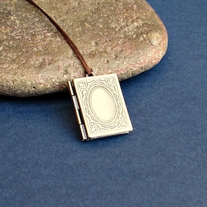 Tiny Locket Necklace Pendant, Unisex Mens Womens Locket Necklace  Antique Bronze Long Necklace Keepsake Necklace