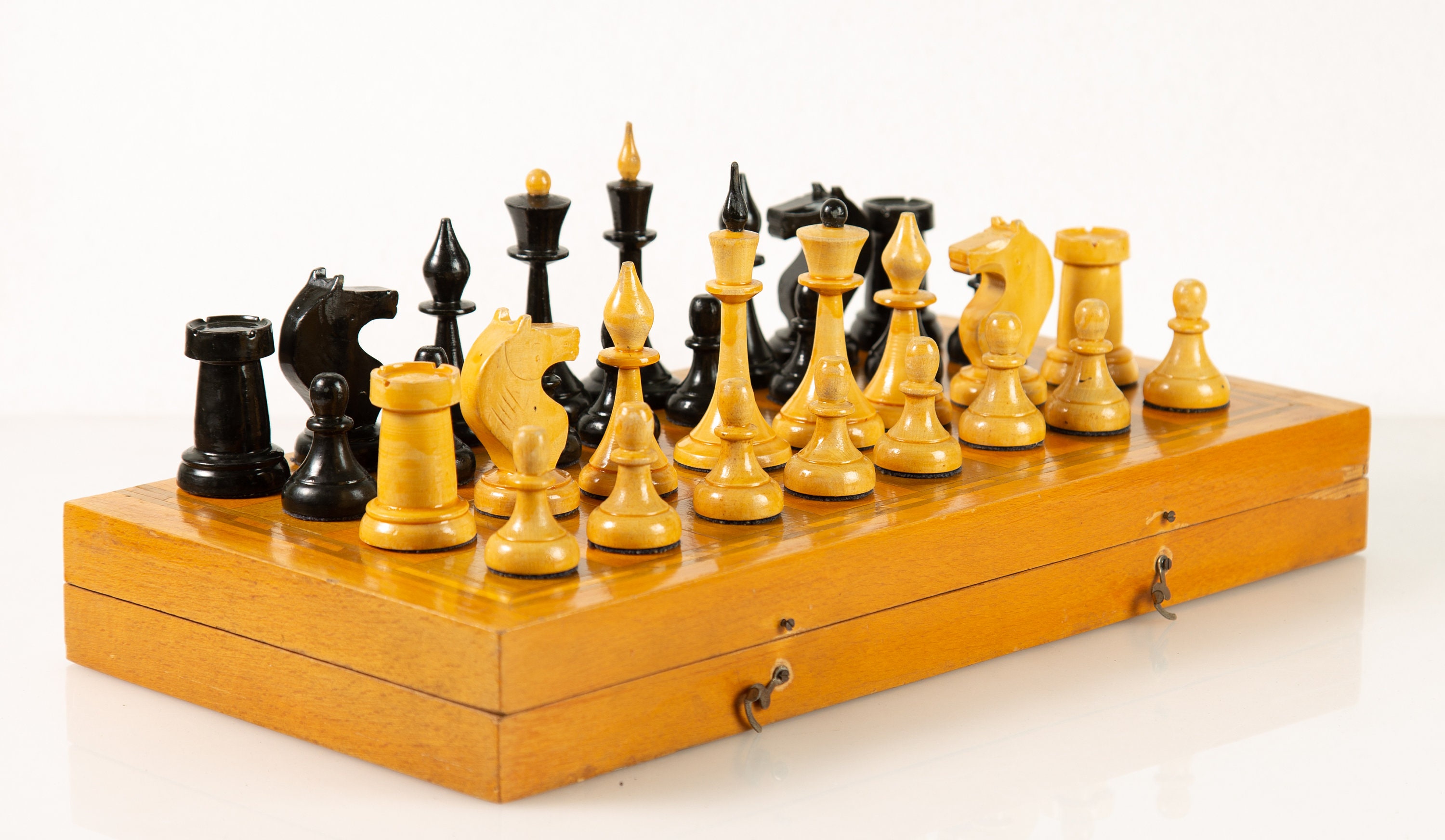 Soviet Chess set Wooden Vintage Queen's Gambit TV series USSR