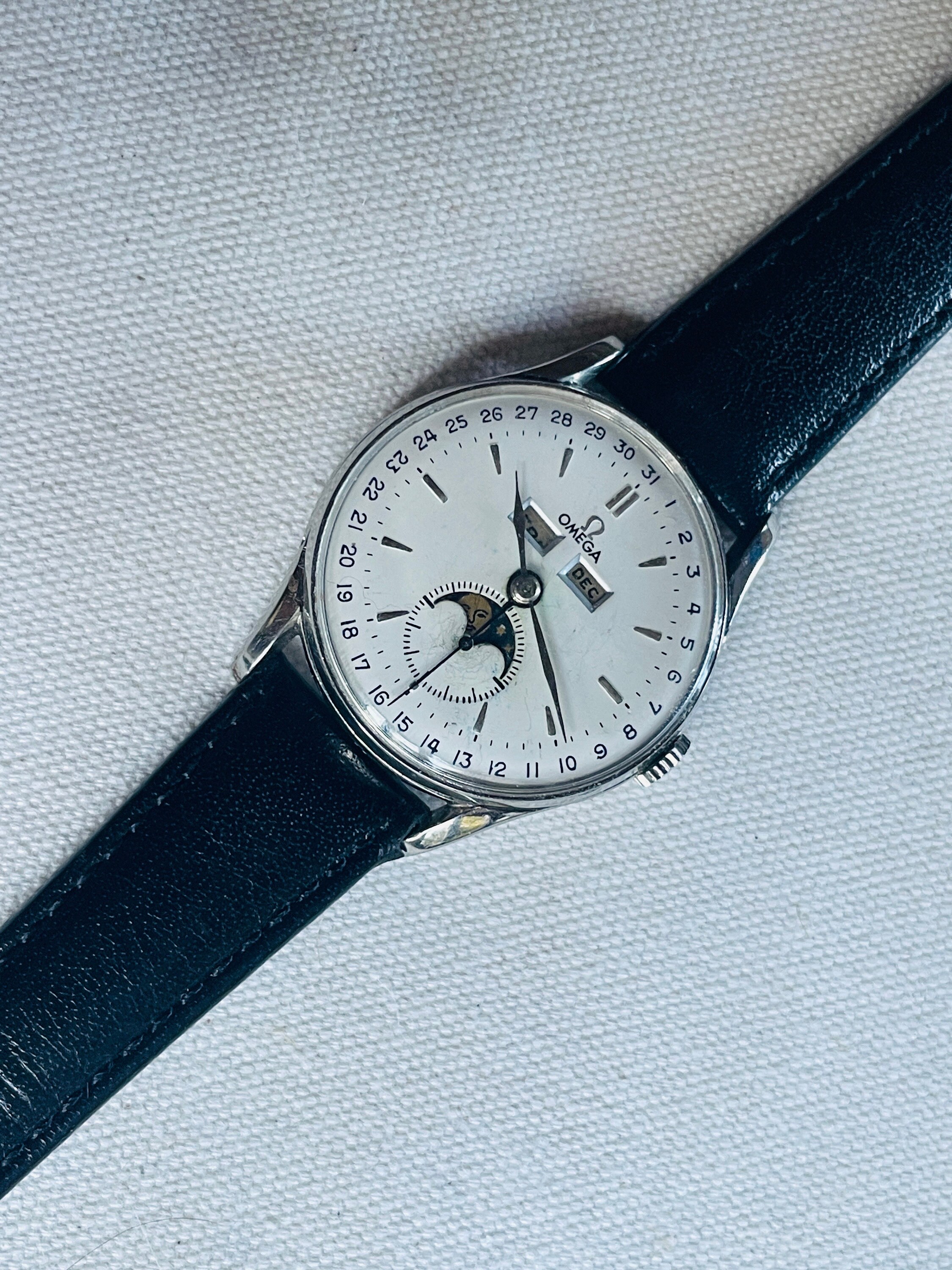 Omega cosmic triple calendar moonphase sale