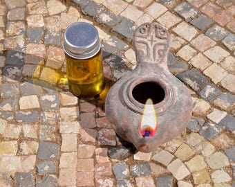 Lámpara de aceite de Jesús, lámpara de aceite con cruz religiosa, lámpara de vela religiosa, lámpara de aceite, lámpara de aceite cristiana, lámpara de aceite de Tierra Santa, luz de Jerusalén