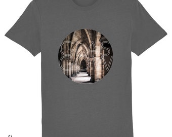 Glasgow University Cloisters Unisex T-shirt | Scottish Gifts | Scotland | Photography | Architecture | Urban Photo | Organic Cotton