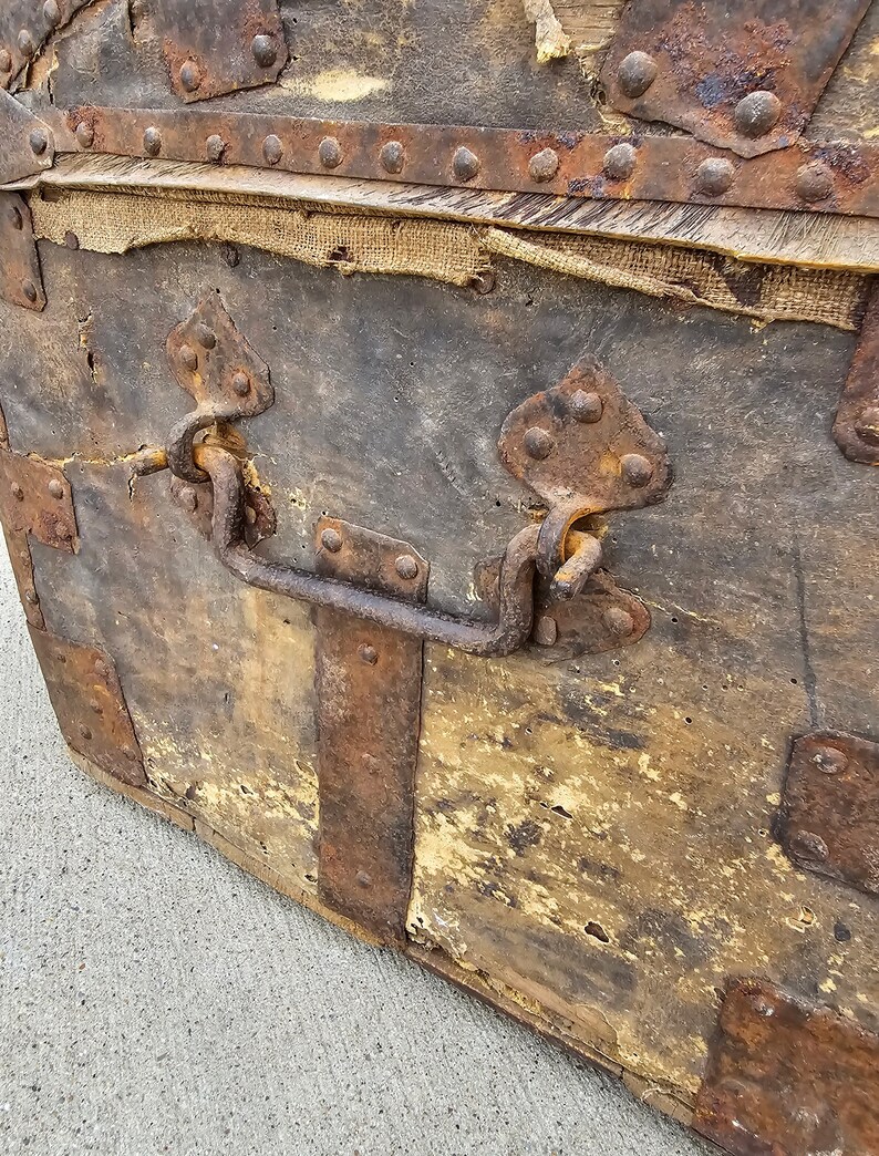 18th Century French Parisian La Forest Wood & Hide Dome-Top Travel Horse Carriage Trunk Antique Storage Blanket Chest image 8