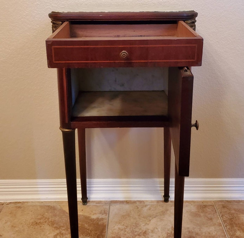 Antique French Louis XVI Style Parquetry Sunburst Inlaid Bedside Cabinet 19th / 20th Century nightstand end table lamp stand image 8