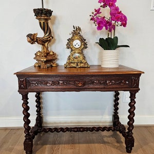 Lámpara de mesa con forma de cornucopia, figurativa, de madera dorada y policromada tallada, del período Imperio francés antiguo, de principios del siglo XIX. imagen 9
