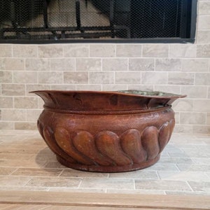 18th Century Continental European Hammered Copper Wine Bottle Cistern chiller ice bucket w/ verdigris! jardiniere planter firewood holder image 3