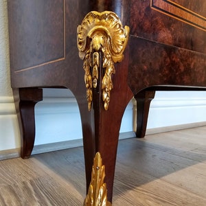 Antique French Transitional Louis XV XVI Style Amboyna Burlwood Gilt Bronze Mounted Marble Top Bedside Cabinet Nightstand image 9