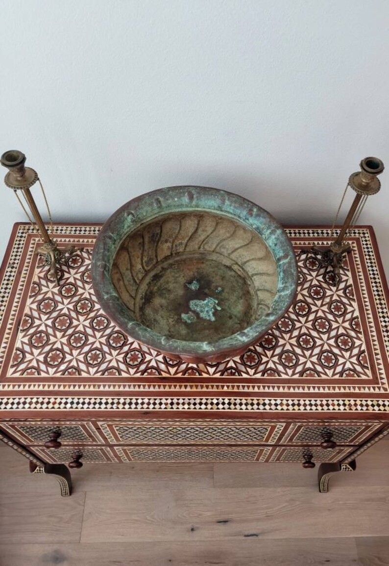 18th Century Continental European Hammered Copper Wine Bottle Cistern chiller ice bucket w/ verdigris! jardiniere planter firewood holder image 7