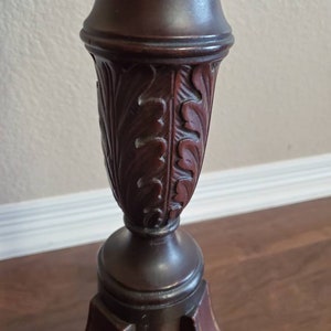 Antique Hepplewhite Style Carved Banded Inlaid Marquetry Mahogany Oval Tilt-Top Table or Candle Stand image 8