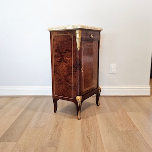 Antique French Transitional Louis XV XVI Style Amboyna Burlwood Gilt Bronze Mounted Marble Top Bedside Cabinet Nightstand image 3