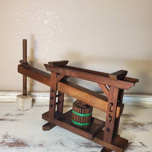 19th Century French Salesman Sample Miniature Wooden Grape / Wine Screw Press Model Antique Vineyard / Farm Industrial Winemaking Machine image 4