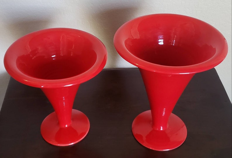 Mid-Century Italian Modern Signed Italica ARS Atomic Red Glazed Hand-Turned Pottery Vase Pair Tuscan Ceramics image 2