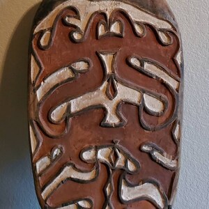 Important Oceanic Carved Asmat Tribal Sago Bowl Serving Platter After War Shield from Papua, New Guinea image 8