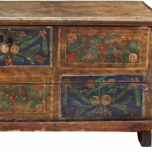 19th Century Scandinavian Country Folk Hand-Painted Pine Storage Trunk Blanket Chest Repurposed Coffee Table image 8