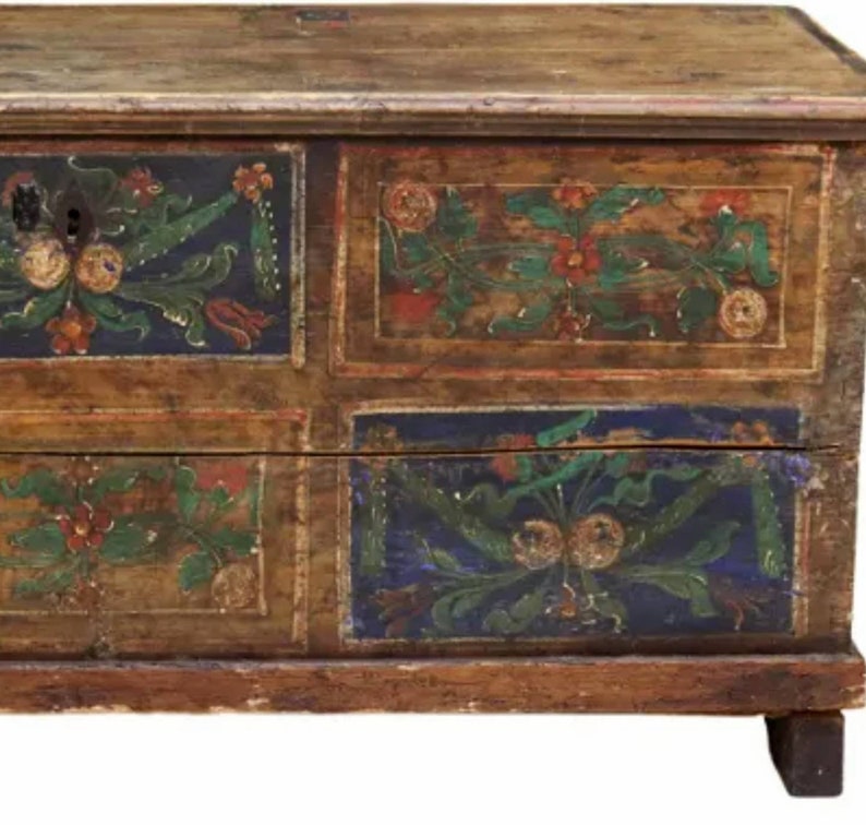 19th Century Scandinavian Country Folk Hand-Painted Pine Storage Trunk Blanket Chest Repurposed Coffee Table image 8