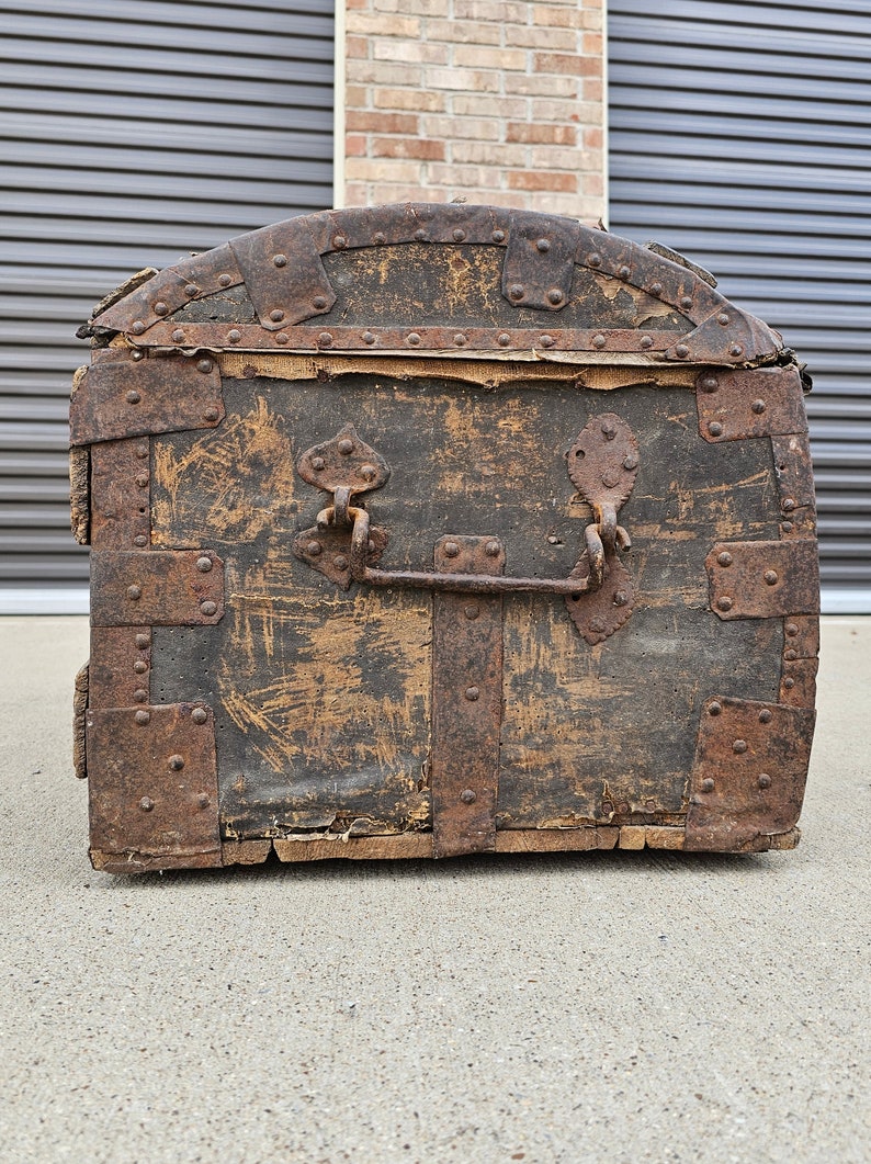 18th Century French Parisian La Forest Wood & Hide Dome-Top Travel Horse Carriage Trunk Antique Storage Blanket Chest image 7