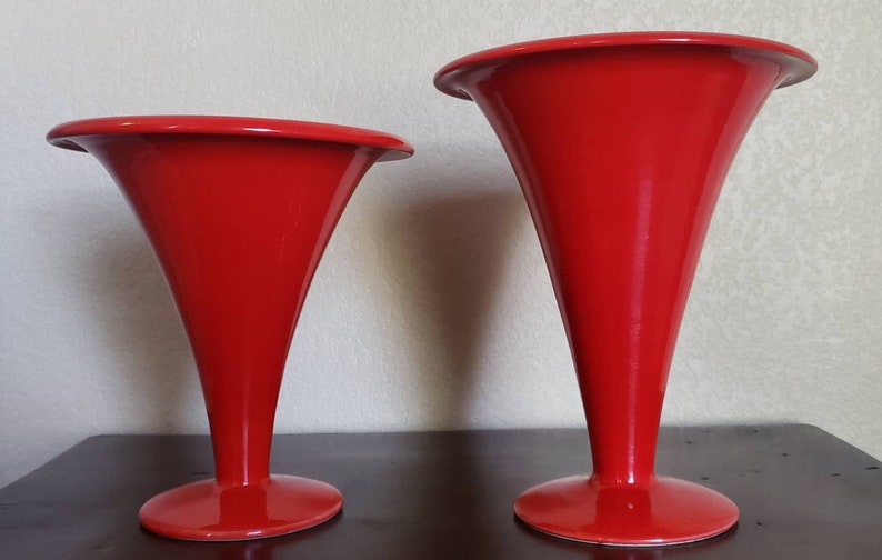 Mid-Century Italian Modern Signed Italica ARS Atomic Red Glazed Hand-Turned Pottery Vase Pair Tuscan Ceramics image 3