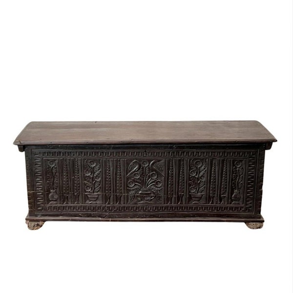 18th Century Dutch Baroque Period Carved Dowry Chest - Antique Coffer / Travel Trunk / Blanket Chest