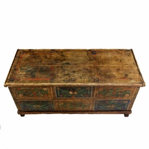 19th Century Scandinavian Country Folk Hand-Painted Pine Storage Trunk Blanket Chest Repurposed Coffee Table image 3
