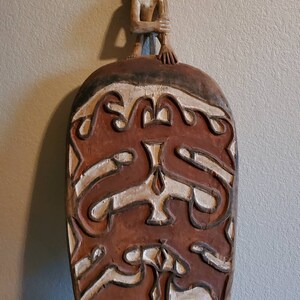 Important Oceanic Carved Asmat Tribal Sago Bowl Serving Platter After War Shield from Papua, New Guinea image 10