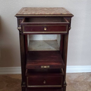 Antique French Louis XVI Style Napoleon III Second Empire Period Brass Mounted Mahogany Bedside Cabinet Nightstand / End Table image 7