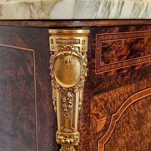 Antique French Transitional Louis XV XVI Style Amboyna Burlwood Gilt Bronze Mounted Marble Top Bedside Cabinet Nightstand image 8