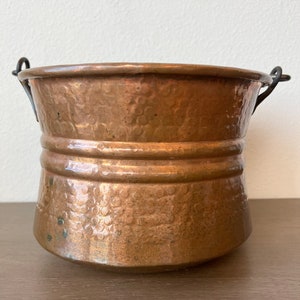 19th Century Hammered Copper Kettle Pot With Iron Handle Antique Cauldron Wine Chiller Ice Bucket Planter image 3