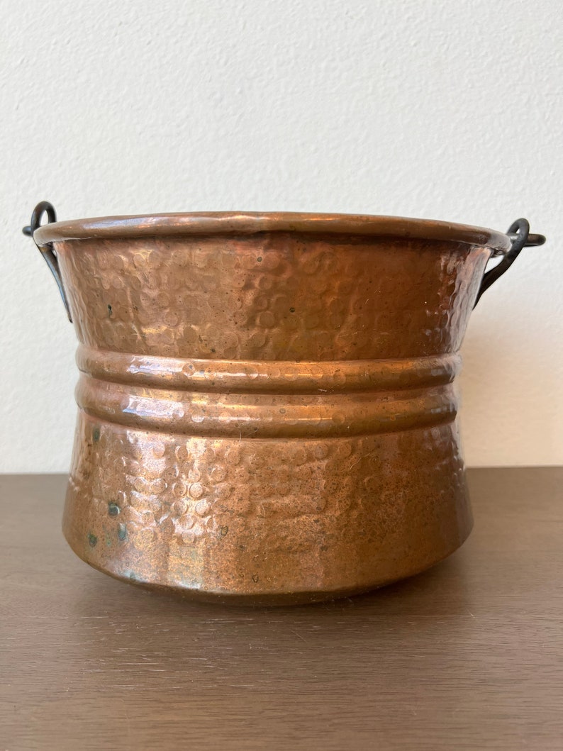 19th Century Hammered Copper Kettle Pot With Iron Handle Antique Cauldron Wine Chiller Ice Bucket Planter image 3