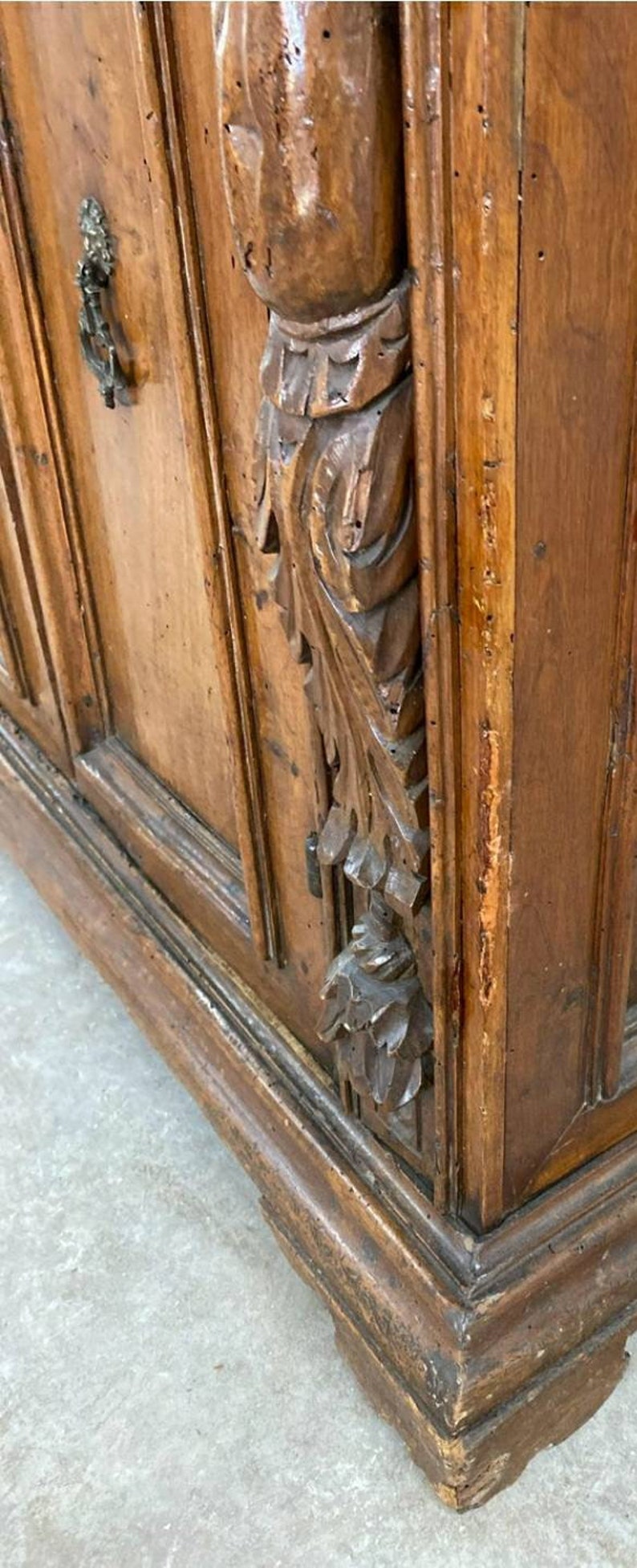 18th Century Italian Carved Walnut Two Door Cabinet Credenza Antique Sideboard Server image 6