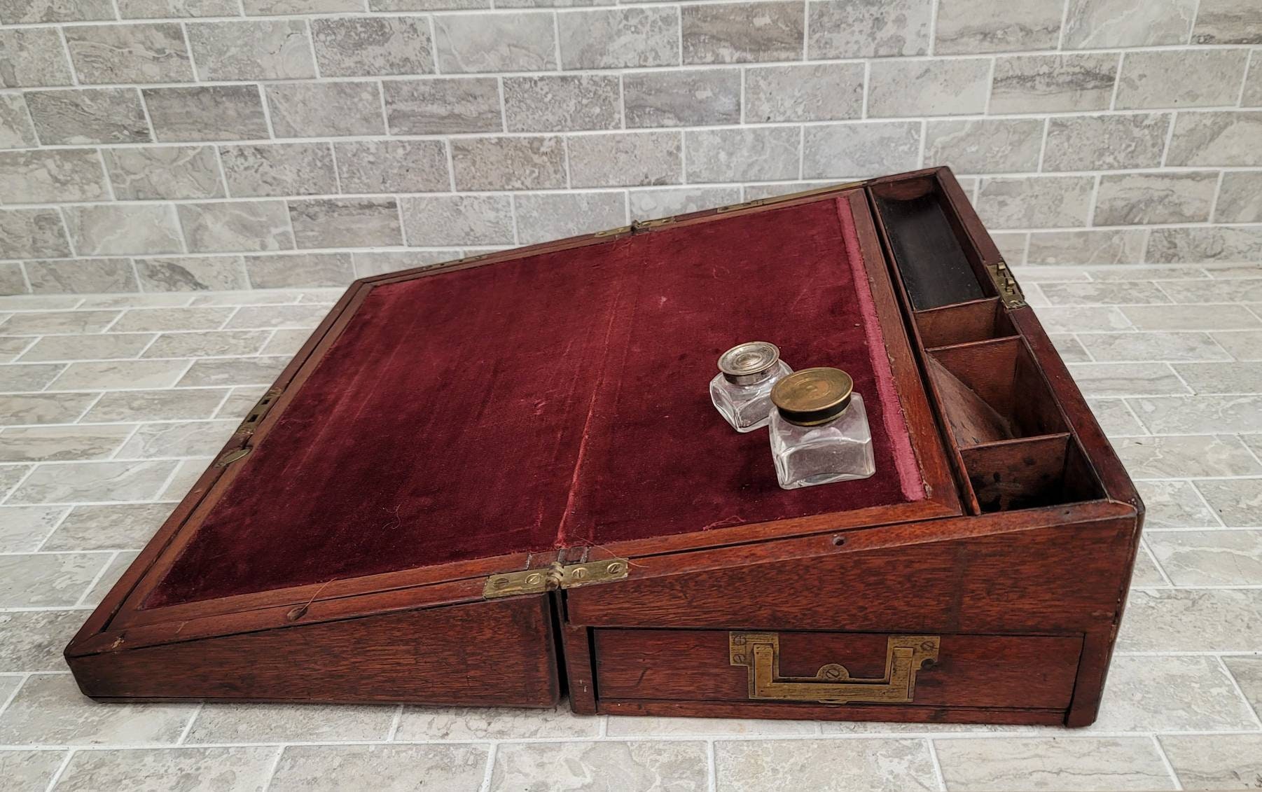 Antique portable desk outlet