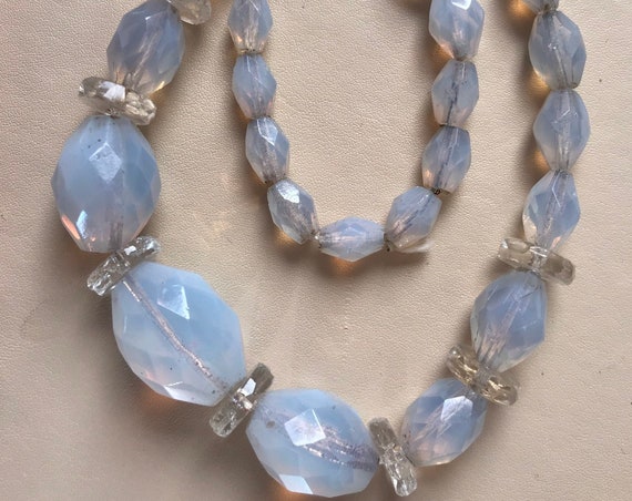 Art Deco Opal Opalescent moonstone faceted Glass Beaded Necklace