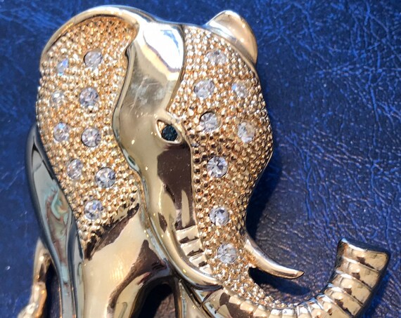 Lovely 1980s vintage gold plated rhinestone elephant brooch pin