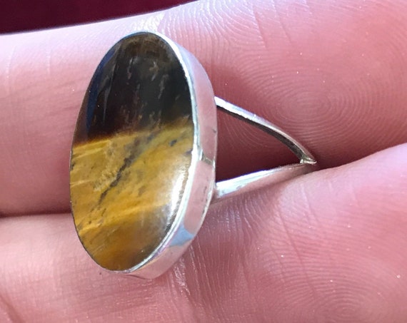 Vintage solid sover and Tigers eye stone ring marked Sterling CMC92 sz J or US 4.75