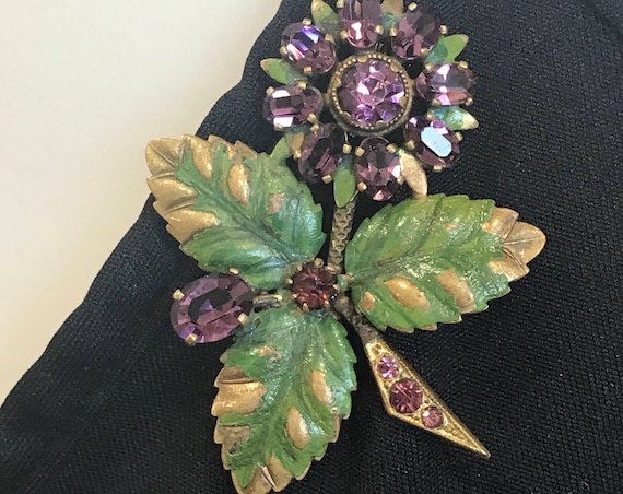 Beautiful vintage 1930s pot enamelled Czech purple glass flower brooch